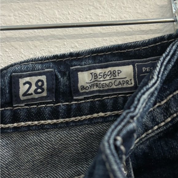 MISS ME Boyfriend Capri - Picture 9 of 12